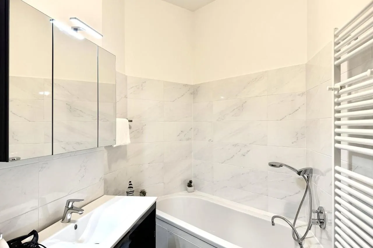 Spacious Penthouse In Favoriten Viena