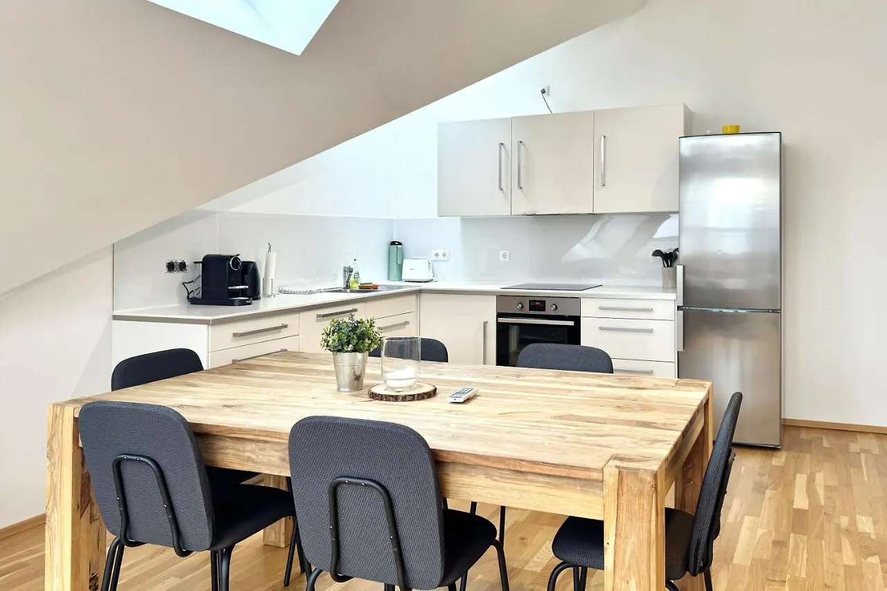 Spacious Penthouse In Favoriten Viena 0*,  Austria