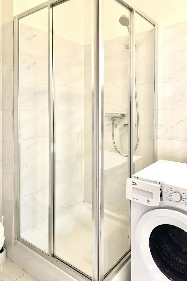 Spacious Penthouse In Favoriten Viena Apartamento