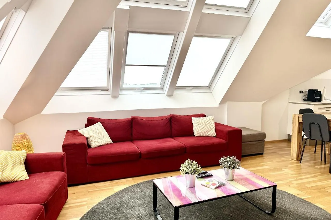 Spacious Penthouse In Favoriten Viena 0*,