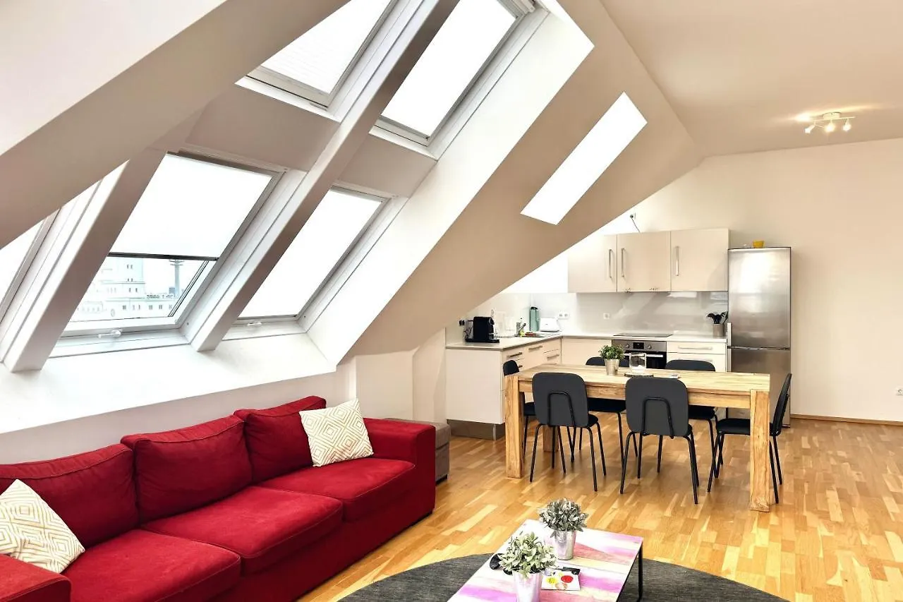 Spacious Penthouse In Favoriten Viena 0*,